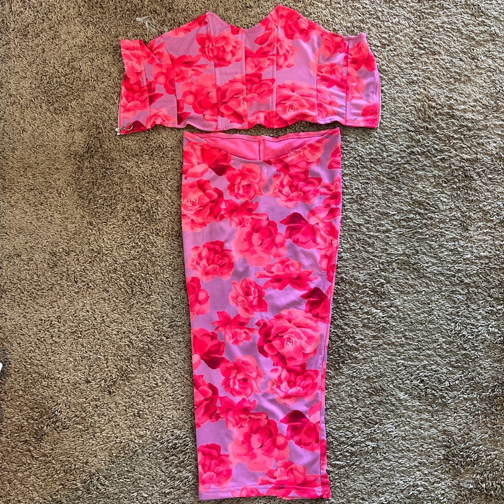 Fashion Nova two piece flower set